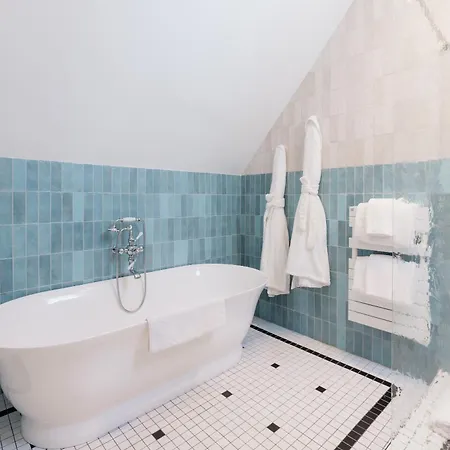 Hotel Maison Douce Epoque - Deauville 5*