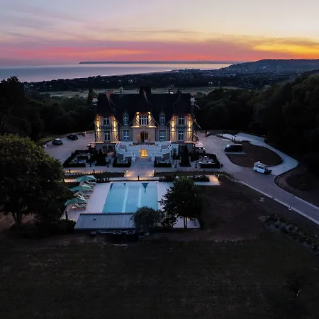 Hotel Maison Douce Epoque - Deauville 5*