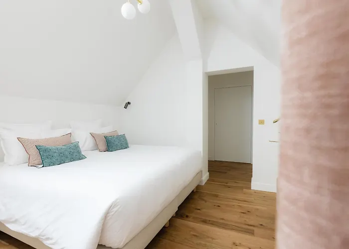 Hotel Maison Douce Epoque - Deauville 5*